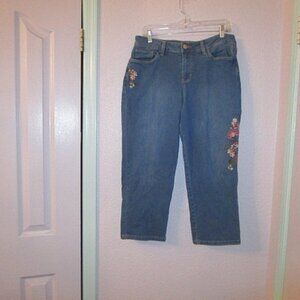 Croft & Barrow EMBROIDERED Denim Size 12 JEANS Crop STRETCH Mid Rise BOHO Flower